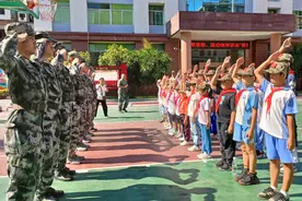 云城少先队员为子弟兵送来节日祝福图片