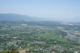 殷殷嘱托巴蜀回响｜浙江“徐老汉”古蜀道边种草莓：“谁来问我怎么种，我都会告诉他”图片