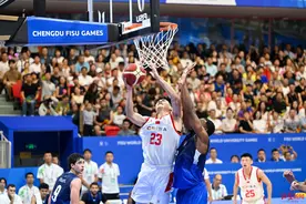 CBA状元秀陈国豪首秀19分：现场观众的支持对我是一种动力，我会更加努力图片