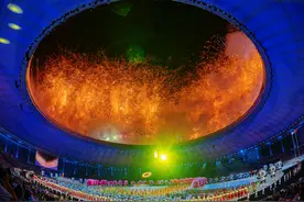 在成都街头走一走|中国风、巴蜀韵、国际范，三千年成都，微笑着走向世界图片