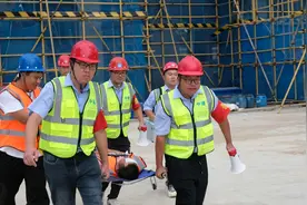 防暑降温正当时 中建海峡智能装备公司开展高温防中暑演练、为一线“送清凉”图片