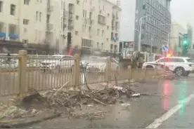 最新消息！北京门头沟、房山现山洪！有简易房被冲走！近百位村民被困屋顶！图片