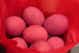 穿越到小时候！这种染色的红蛋好看到舍不得吃丨旧物件小辰光图片