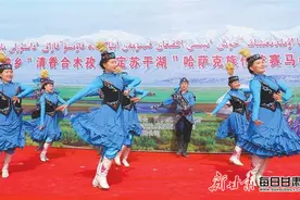 【图片新闻】阿克塞县阿伊纳乡举办哈萨克族传统赛马会图片