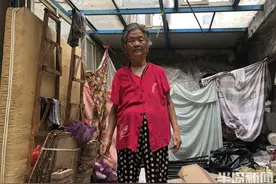 还记得去年夏天为瘫痪北大硕士儿子讨要羊肉汤的拾荒老人吗？这一年，“羊汤奶奶”经历了什么？图片