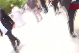 李玟老公遭追打 歌迷怒喊“把COCO还给我们”图片
