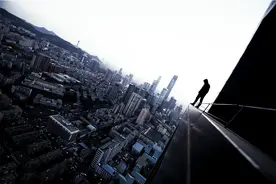 法籍“网红”爬香港高楼坠亡，极限运动是“作死”还是“追梦”？图片