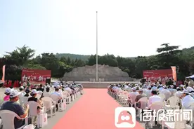 “红星闪耀新征程”军创企业家会刊在济南首发 6位驻济部队老将军为网约车队剪彩图片