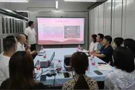 忆峥嵘岁月 担时代使命——看档案 听故事 学党史图片