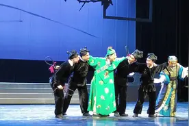 95后挑大梁，长沙味十足的花鼓戏《春草闯堂》复排首演图片
