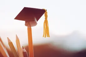 高校纷纷延长研究生学制为哪般？丨教育新观察图片