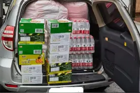 小伙连夜驱车1400公里给涿州捐物资图片