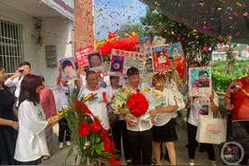 被拐男婴26年后千里奔家认亲图片