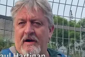 南非观众为看儿子比赛来到成都 对四川美食赞不绝口｜在成都街头走一走图片