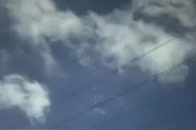 深夜，杭州网友拍到不明飞行物！图片