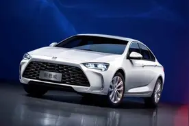 别克新君威上市图片