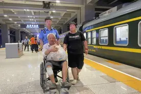 凌晨2时10分，最后一批滞留旅客回来了！图片