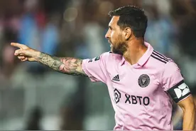 服不服？梅西再次“梅开二度”，教科书式演示“凌空抽射”图片