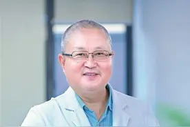 南方医科大学皮肤病医院皮肤三科主任杨立刚：我对科室医生的要求是对病人“不好奇、不评判”图片