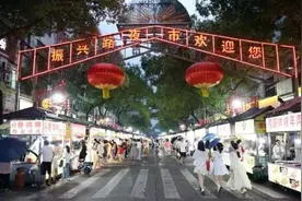 免费帮带娃？这个夜市托管班解决了他们的苦恼→图片