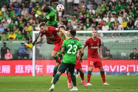 精彩瞬间 | 北京国安主场3比1逆转河南队图片