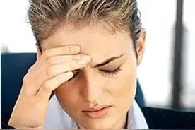 “20岁出头的我，人生一半都在偏头痛”图片