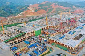 长沙高铁西站建设进入站房钢结构桁架拼装和砌筑施工阶段图片