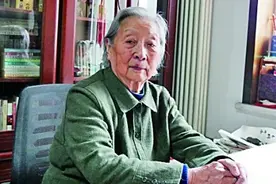 师伟：“小白鸽”仍然在飞翔图片