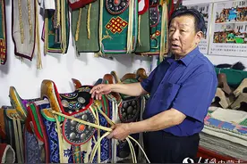 陶格敦白乙：一生热爱 匠心守护“雕花的马鞍”图片