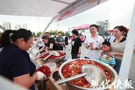 重头戏！盱眙万人龙虾宴在漕运门火热来袭图片