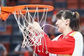 观察：连夺WCBA、亚洲杯和大运会三冠，上海交大学子韩旭该不该这么玩命？图片