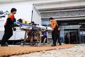 38度高温4.5万人露营一棵树都没有？真正的生存游戏！美英代表团提前退出韩国“世界童子军大会”图片