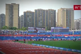 大运会里的“隐形人”｜人气亚军吴艳妮妈妈：比赛都要求她化妆  希望她做自信的自己图片