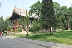 清华北大结束暑期对外开放，双休日节假日将继续开放校园参观图片