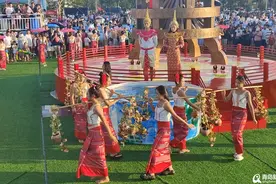 蹦傣迪、赏民俗、玩泼水！青岛首个不夜城开启首届泼水节 火爆这个夏天图片