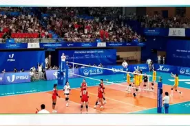 夺冠！成都大运会中国女排3：0战胜日本队图片