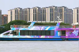 “科技追光号”游船在黄浦江启航，边欣赏美景边品味“科普大餐”图片