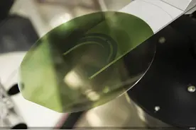 半年扣非净利润巨亏5.5亿  三安光电何去何从图片