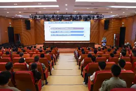 湖北首届军事夏令营结营，小营员纷纷实现“变身”图片