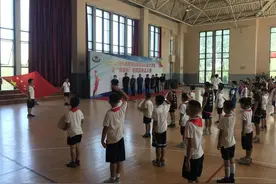 推进校园篮球普及，济南市第四届校园篮球公益大课堂开班仪式举行图片