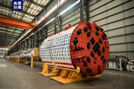 大国重器“龙润号”单护盾TBM顺利下线图片