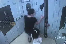 2岁男童头部被电梯门夹住，母亲硬是用身体撑了30秒…图片