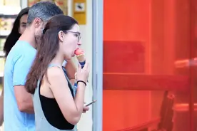 综述：西班牙多种手段应对夏季酷暑影响图片