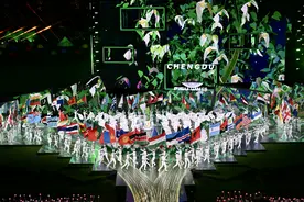 视觉导演、舞美总设计带你读懂大运会闭幕式：绚丽背后是成都人骨子里的标新立异图片