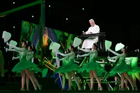 古琴、小提琴和鸣大运会闭幕式：一曲《高山流水》觅得世界知音图片