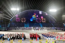 新疆维吾尔自治区第十四届运动会在库尔勒市开幕图片