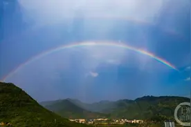 雨后绝美双彩虹 铺就秋日浪漫色彩图片