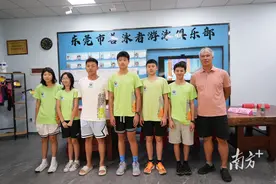6名东莞少年将挑战横渡琼州海峡，系游泳名将陈苏伟学生图片