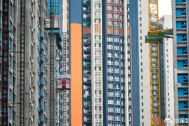 深圳超高层住宅每层5户至少配3台电梯图片