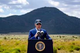 果然视频·看天下|世界九大奇观？拜登对着提词器“瞎说”图片